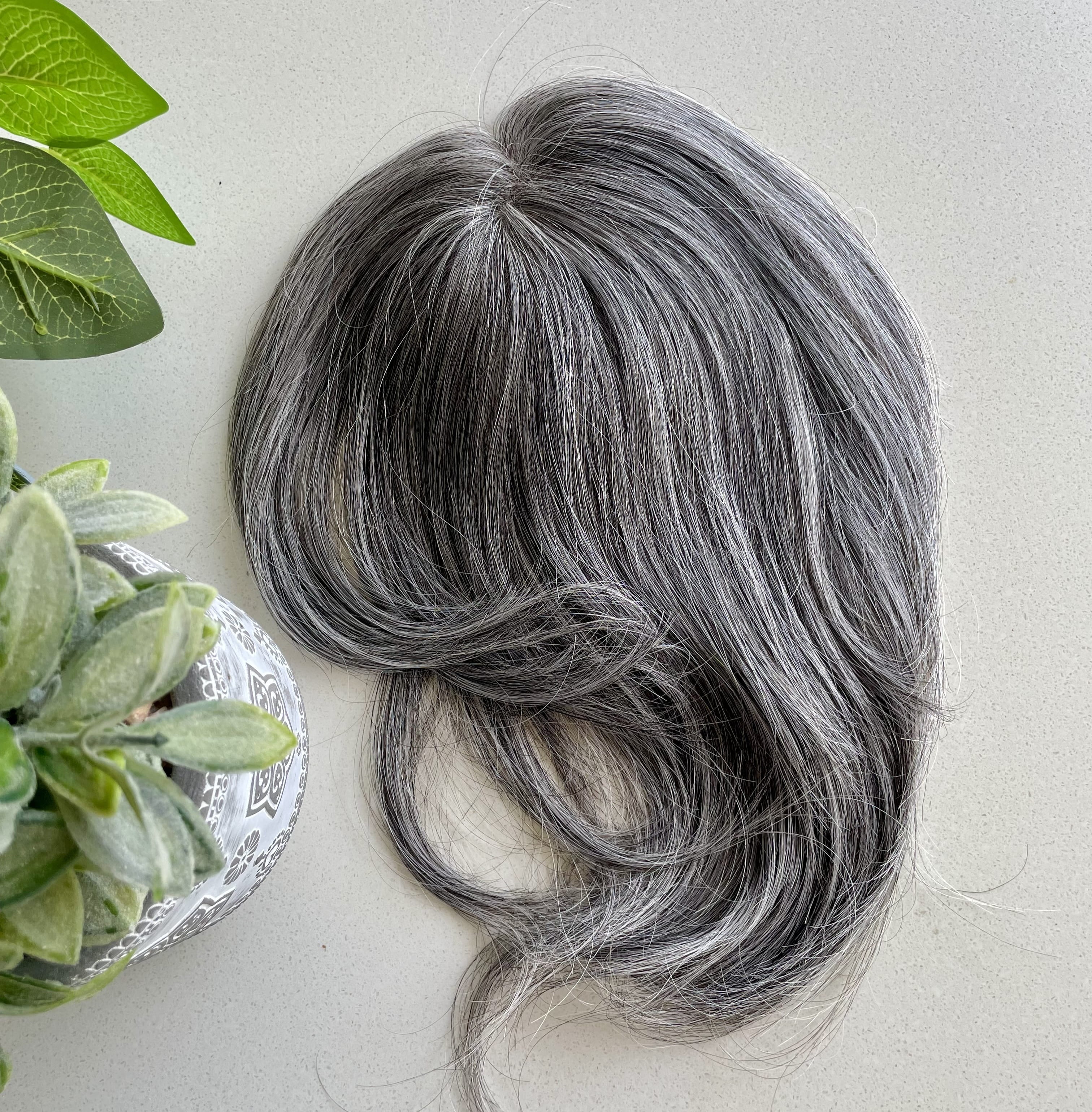 Welcoming consultation space at Applebom salon with comfortable seating